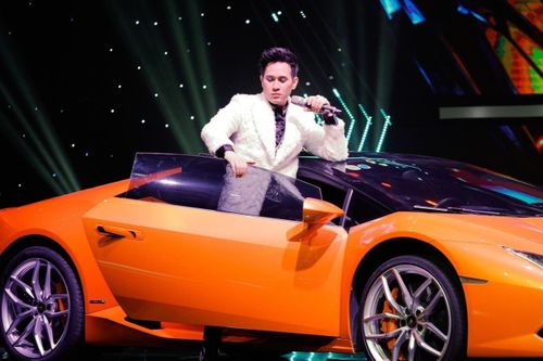Nguyên Vũ: 'Siêu xe sử dụng trên sân khấu là đồ tôi đi mượn'
