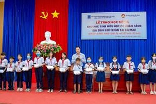 PV GAS trao học bổng cho 500 học sinh, sinh viên nghèo hiếu học tỉnh Cà Mau