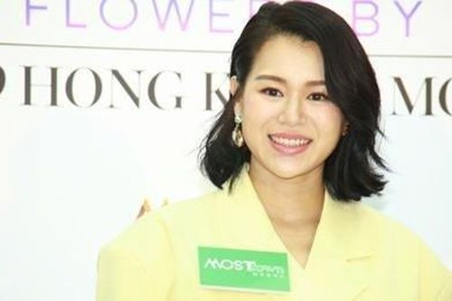 Vợ chồng Hồ Hạnh Nhi đón quý tử thứ 3 chào đời
