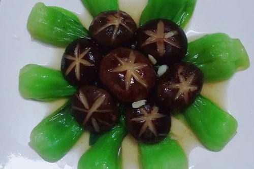 Bỏ thứ này vào xào rau cải chíp giúp món rau ngon hơn, chồng con mê tít
