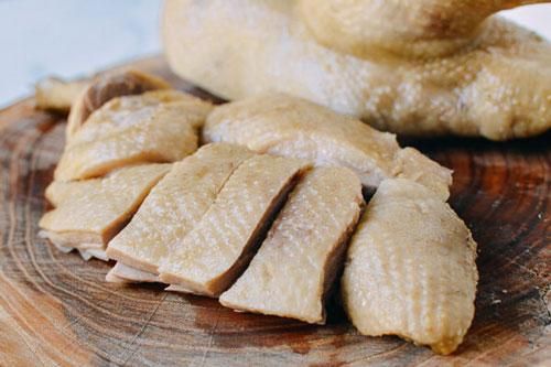 Luộc vịt kiểu này thịt vịt hết hôi, đậm vị, ai ăn cũng mê
