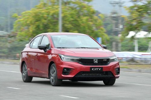 Mua xe gia đình tầm giá 600-700 triệu đồng tại Việt Nam, chọn sản phẩm nào?