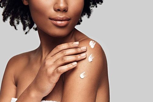5 nguyên nhân tiềm ẩn khiến cơ thể nổi mụn trứng cá