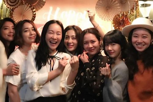 Chấn động: 'Chị đại' Uhm Ji Won ly hôn!