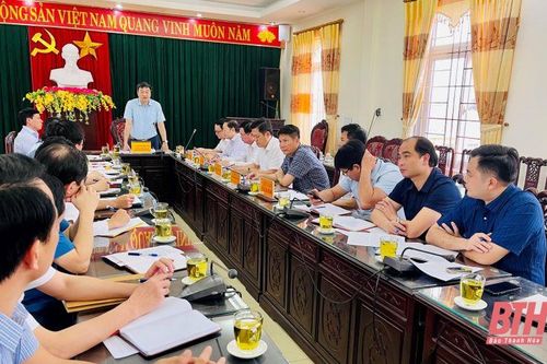 Thiếu tướng Trần Phú Hà, Giám đốc Công an tỉnh, Trưởng tiểu ban ANTT Ủy ban Bầu cử tỉnh Thanh Hóa kiểm tra công tác chuẩn bị bầu cử tại huyện Nga Sơn