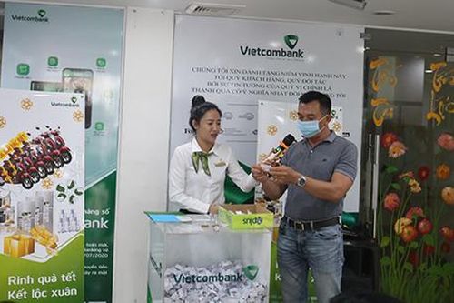 Vietcombank Nha Trang: Xác định khách hàng trúng thưởng 'Vạn Quà Tết - Kết Lộc Xuân' đợt 4