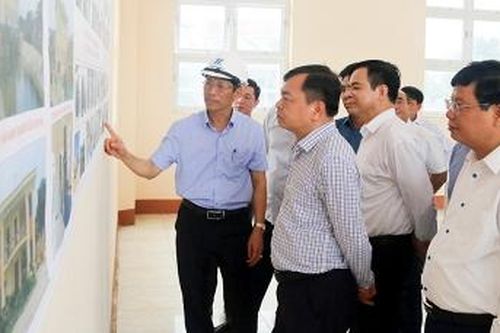 Thứ trưởng Bộ Nông nghiệp và Phát triển nông thôn làm việc tại tỉnh