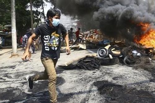 Quân đội Myanmar phát lệnh truy nã nhiều người nổi tiếng