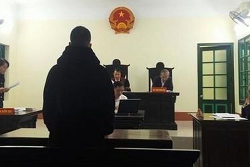 Học sinh lớp 11 và gia đình phải bồi thường gần 1 tỷ đồng