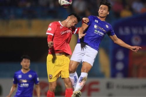 Vòng 7 giải bóng đá LS V.League 1-2021: Căng thẳng và chật chội