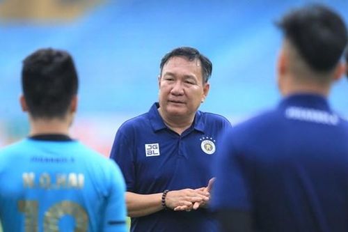Khó khăn chờ đón V-League 2021