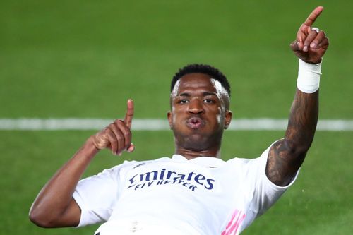 Vinicius hay nhất trận Real hạ Liverpool