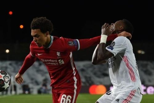 Alexander-Arnold cay cú với người hùng của Real Madrid