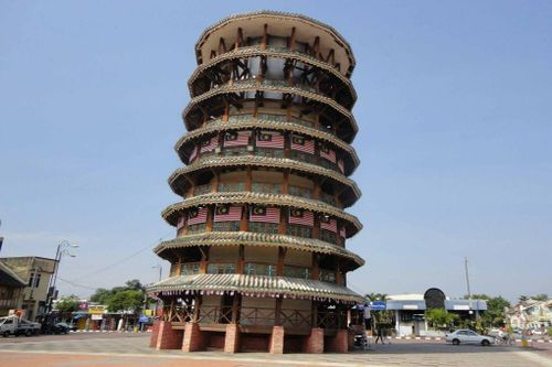 Tháp nghiêng 136 năm tuổi ở Malaysia