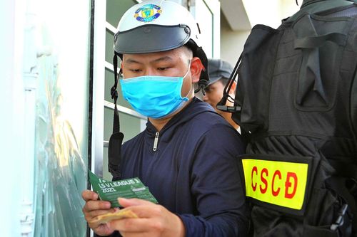 CĐV ngán ngẩm vì không mua được vé xem HAGL