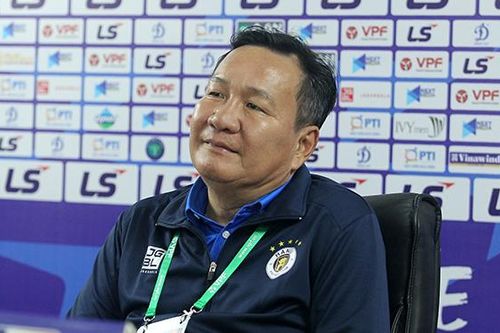 HLV Hoàng Văn Phúc: 'Hà Nội vẫn còn cơ hội vào TOP 6'