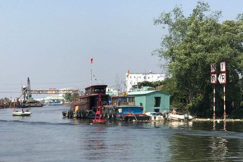 Xử lý dứt điểm 52 bến thủy hoạt động không phép