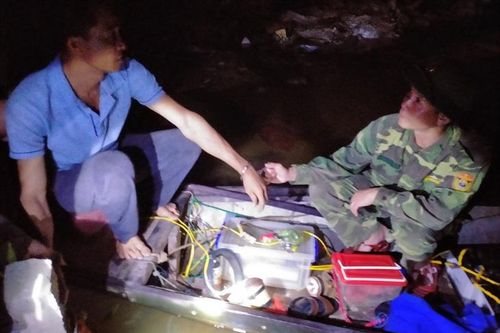Xử phạt hành chính đối tượng dùng kích điện khai thác thủy sản trái phép