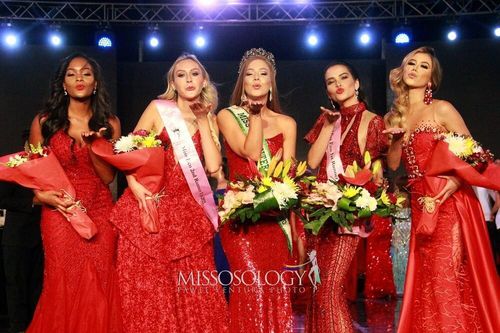 Loạt thí sinh Miss Eco mắc COVID-19