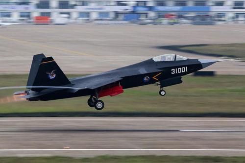 Đã có J-20, sao Trung Quốc lại muốn có tiêm kích tàng hình thế hệ 4?