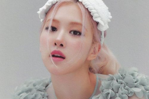 Khán giả biết thêm điều gì về Rosé (BLACKPINK) qua màn debut solo năm 2021?