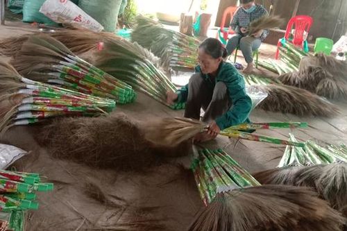 Dạy nghề, tạo việc làm giúp phụ nữ vươn lên thoát nghèo