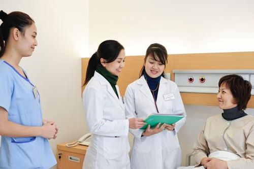 Nhật tuyển điều dưỡng, hộ lý Việt Nam, lương từ 30 triệu đồng
