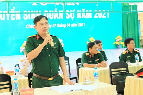 Ban Tuyển sinh Quân sự Bộ Quốc phòng tư vấn tuyển sinh tại Trường THPT chuyên Thủ Khoa Nghĩa