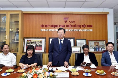 Các Hội nghề nghiệp cần tham gia mạnh mẽ hơn trong công tác phản biện xã hội