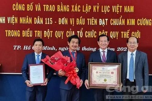 Trao kỷ lục Việt Nam cho Bệnh viện Nhân dân 115