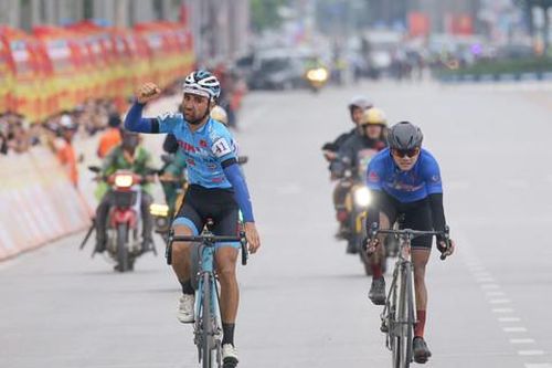 Loic Desriac đánh bại Nguyễn Tấn Hoài tại Lạng Sơn