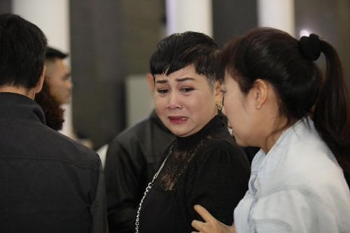 Chồng qua đời chưa tròn tháng, NSND Minh Hằng lại chịu nỗi đau mất cha