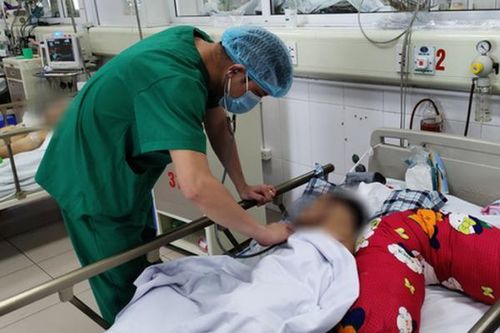 Uống hàng trăm ml rượu mỗi ngày, một 'ma men' có nguy cơ sống thực vật