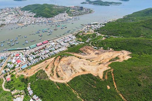 Phá núi, bạt rừng phòng hộ để làm dự án biệt thự ở Nha Trang