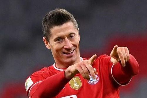 Lewandowski không kịp trở lại để cứu Bayern trước PSG