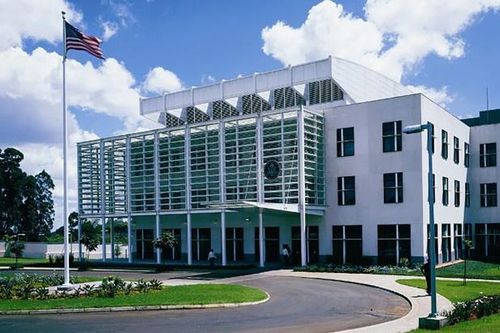 Quan chức sứ quán Mỹ treo cổ trong khách sạn