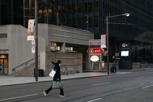 Canada phong tỏa tỉnh bang có hơn 14 triệu dân