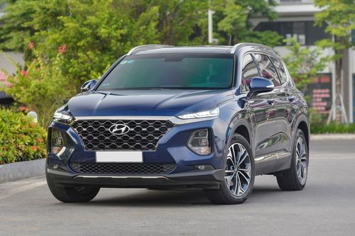 Hyundai Santa Fe, BMW 5-Series đang được giảm giá xả hàng ở Việt Nam