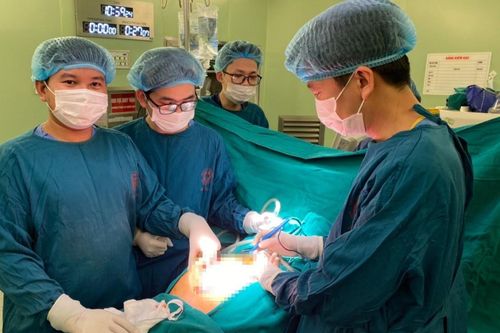 Phát hiện khối u muộn, người phụ nữ phải cắt một quả thận