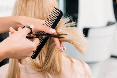 Mẹo tỉa tóc chẻ ngọn dễ làm tại nhà