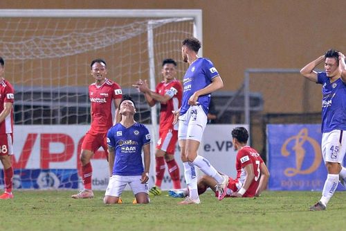 Thay tướng chưa đổi vận, Hà Nội FC đang dần đánh mất chính mình?