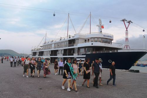 Đoàn famtrip 3 miền Bắc – Trung - Nam khảo sát du lịch tại Khánh Hòa