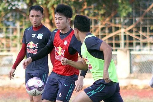 CĐV lo HAGL yếu khi vắng Xuân Trường, Kim Dong Su