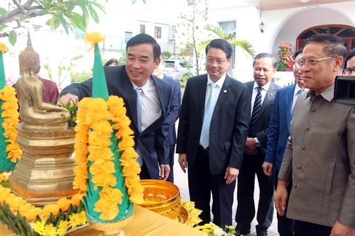 Lãnh đạo thành phố chúc Tết cổ truyền Bunpimay Lào