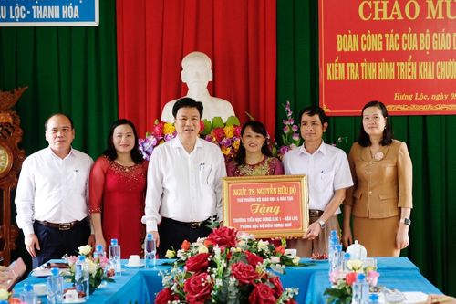 Thứ trưởng Nguyễn Hữu Độ thăm và làm việc tại Thanh Hóa