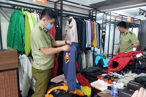 Đà Nẵng tạm giữ hơn 2.000 sản phẩm nghi 'nhái' nhãn hiệu