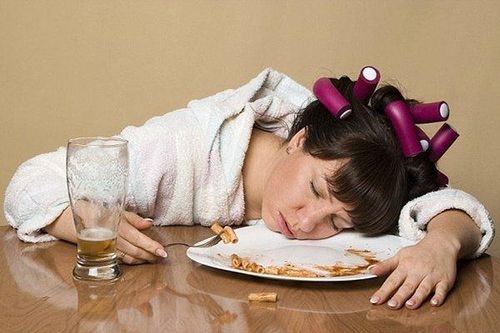 Vừa ăn no xong chớ dại làm ngay việc này kẻo tự hại bản thân
