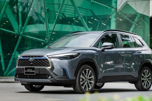 Chủ xe Toyota Corolla Cross nói gì sau khi trải nghiệm công nghệ hybrid?