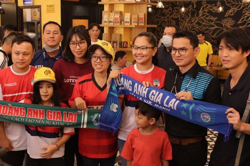 Vì sao Hà Nội FC của bầu Hiển không được yêu như HAGL?