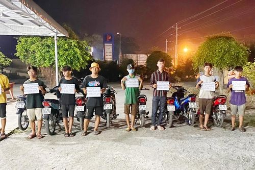 Bắt giữ nhóm đối tượng tổ chức đua xe trái phép tại thị trấn Tịnh Biên